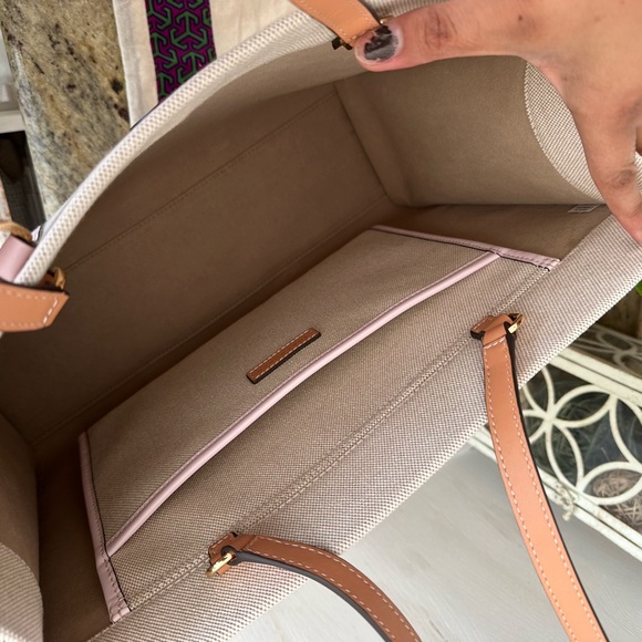 Tory Burch Blake Canvas Jumbo Tote In CANVAS / PINK PASTRY /
PASTEL YELLOW - Picture 7 of 12